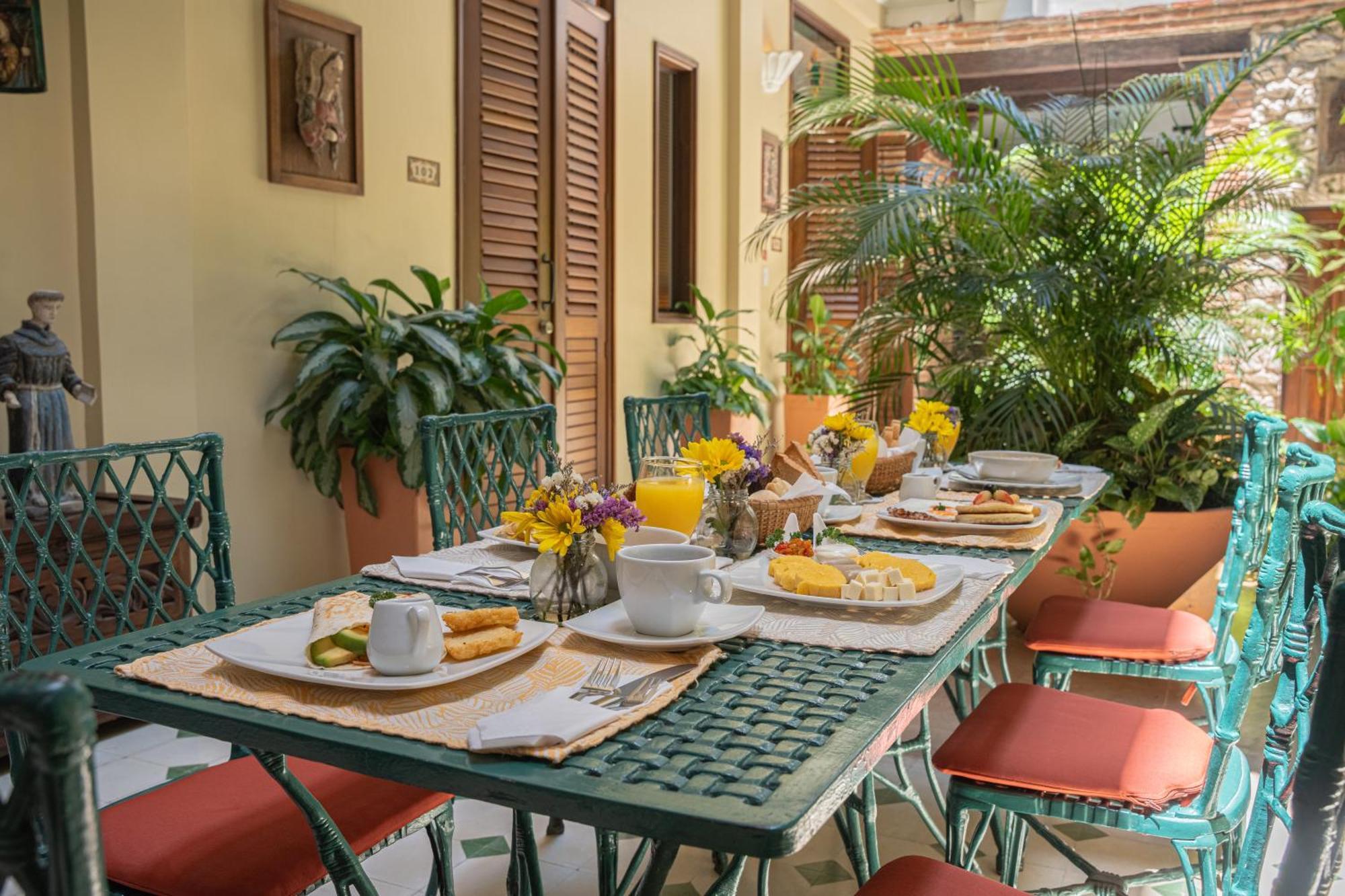 Отель Casa La Fe By Bespokecolombia (Adults Only) Картахена Экстерьер фото